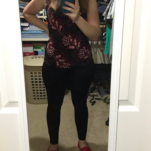 Red, white and Black top - Picture 1 of 3